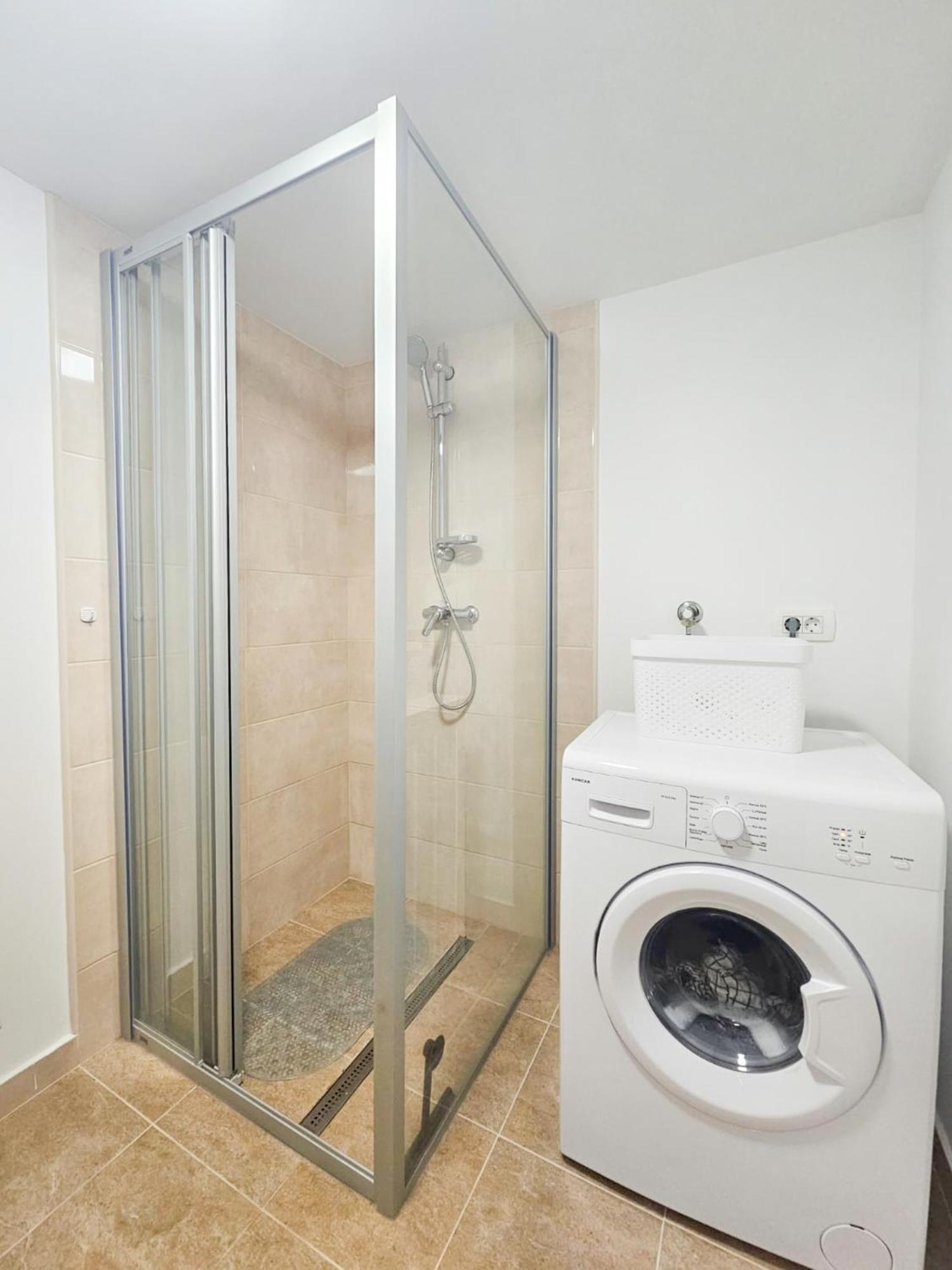 Central Park Apartments Копривница Екстериор снимка