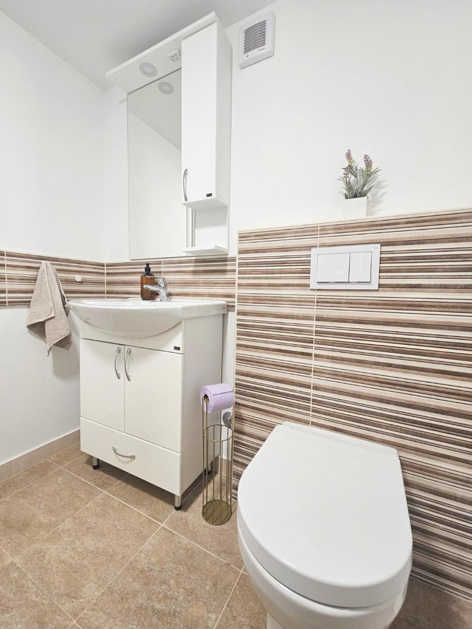 Central Park Apartments Копривница Екстериор снимка